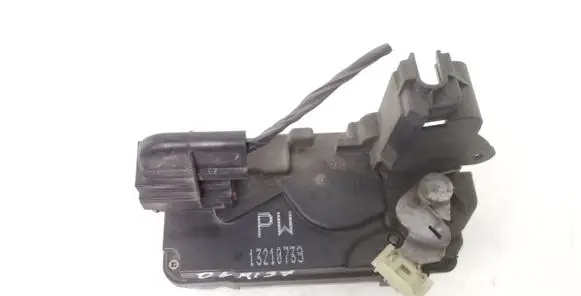 Opel Zafira B Rear door lock 13210739