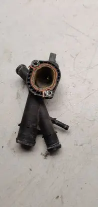 Volkswagen PASSAT B7 Engine coolant pipe/hose 03L121131Aa