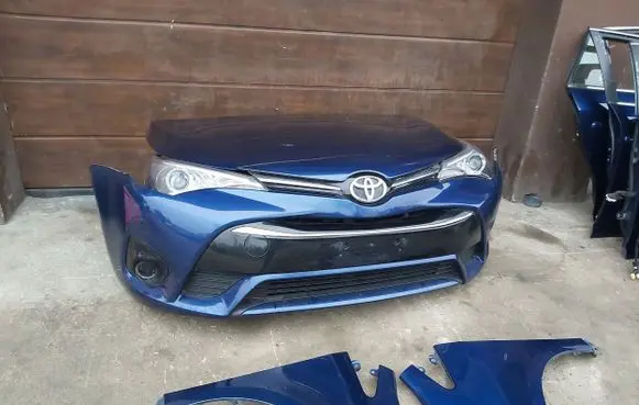 Toyota Avensis T270 Front piece kit 