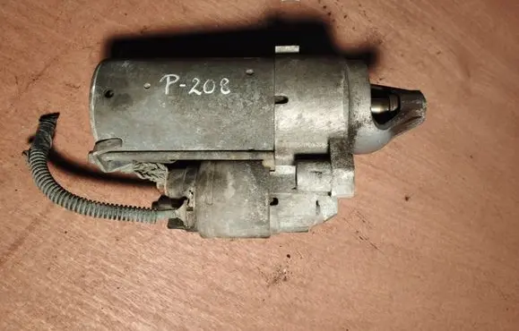 Peugeot 208 Starter motor 9688268480
