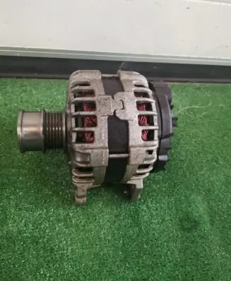 Volkswagen Polo V 6R Generator/alternator 04C903023L