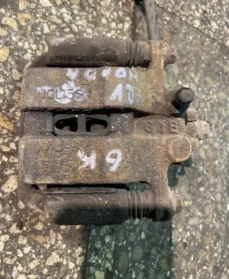 Honda CR-V Rear brake caliper