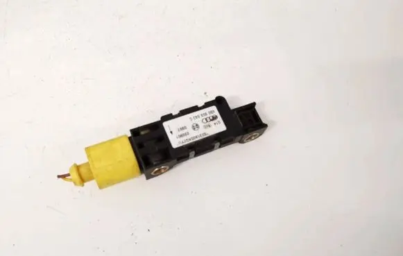 Volkswagen Phaeton Airbag deployment crash/impact sensor 4b0959643c