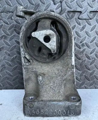 Jeep Grand Cherokee (WJ) Engine mounting bracket A6652200016