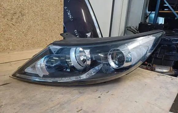 KIA Sportage Headlight/headlamp 121212