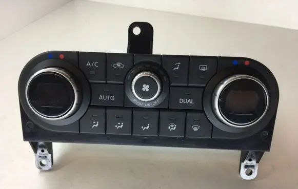 Nissan Qashqai Climate control unit 27500BR47B