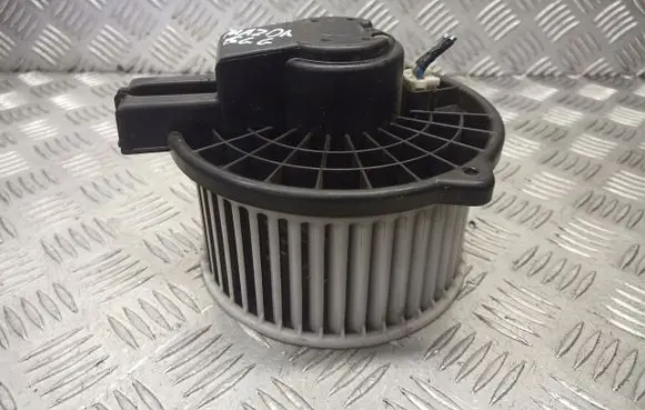 Mazda 6 Front door blower motor 8727000361