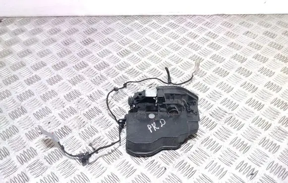 BMW X4 F26 Front door lock 7318414
