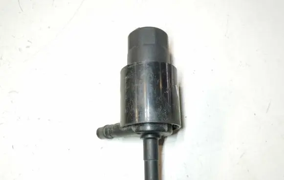 Mercedes-Benz Vito Viano W638 Headlight washer pump