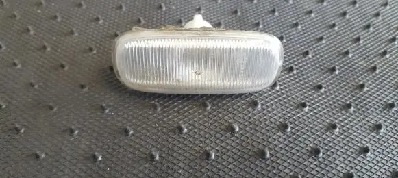 Front fender indicator light