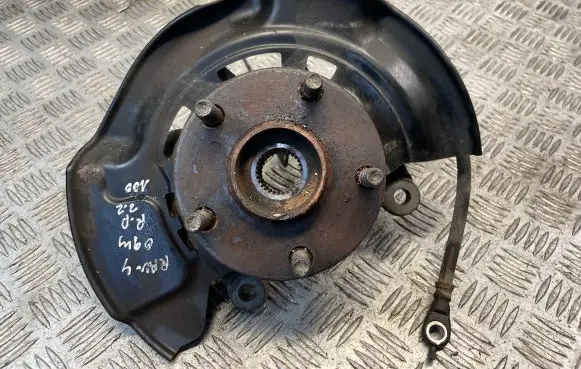 Toyota RAV 4 (XA30) Front wheel hub spindle knuckle