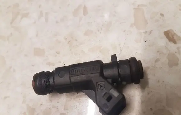 Mercedes-Benz ML W163 Fuel injector A1120780049