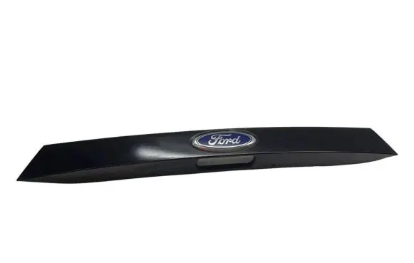 Trunk door license plate light bar