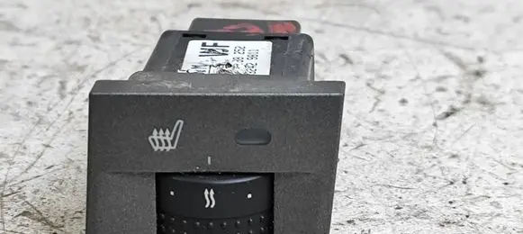 Opel Vectra C Seat heating switch 32429811 09138252