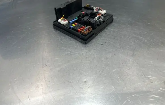 Nissan Qashqai Fuse module 284B7JD02A 518975032 6657205599