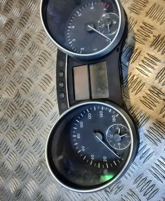 Mercedes-Benz GL X164 Speedometer (instrument cluster) A1645403247