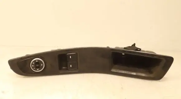 Hyundai i20 (GB IB) Electric window control switch 3570C8040