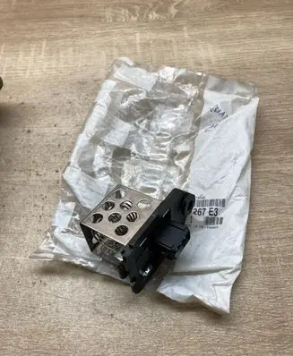 Peugeot 206 Heater blower motor/fan resistor 1267E3 9641212480