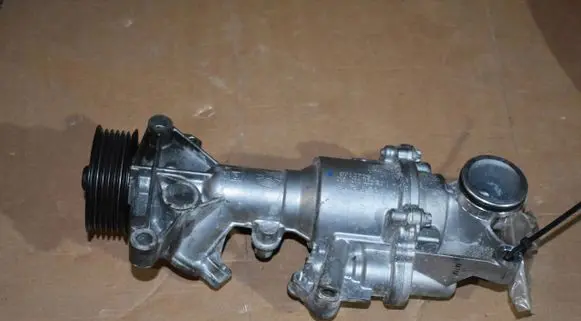 Mercedes-Benz C W205 Electric auxiliary coolant/water pump A274200030755