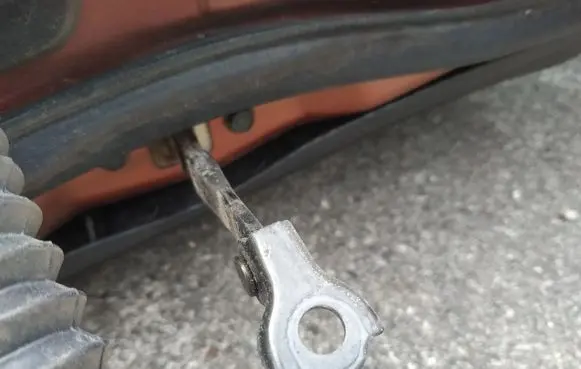 Nissan Murano Z50 Rear door check strap stopper