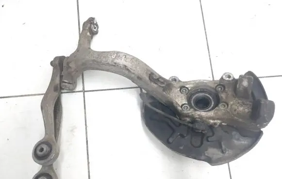 Audi A4 S4 B7 8E 8H Front wheel hub spindle knuckle 8E0615312A