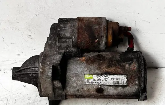 Opel Vivaro Starter motor 8200628430A TS22E5