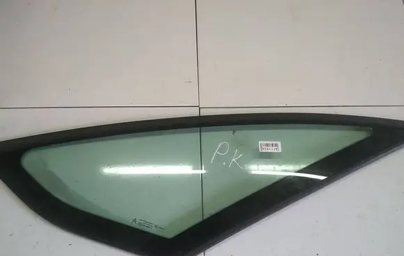 Citroen C4 I Picasso Front triangle window/glass AS2