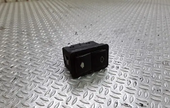 BMW 5 E39 Electric window control switch 8368974