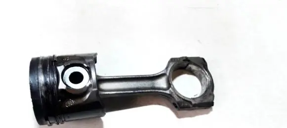 Citroen C5 Piston with connecting rod AW383