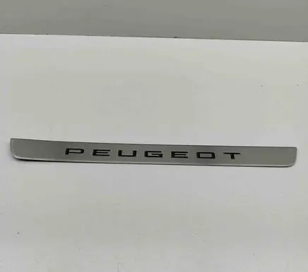 Peugeot 3008 III Front sill trim cover 98397473VV