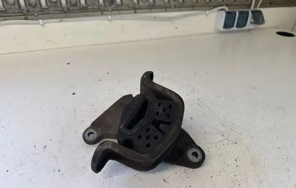 Volkswagen Transporter - Caravelle T5 Gearbox mount 7H0399151H 7H0399151B
