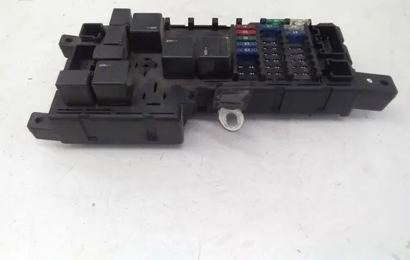 Volvo XC70 Fuse module 8678449 518788104