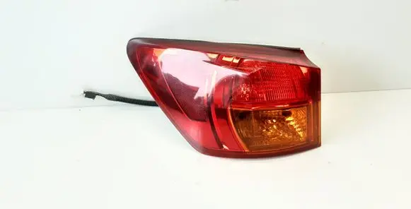 Lexus IS 220D-250-350 Rear/tail lights