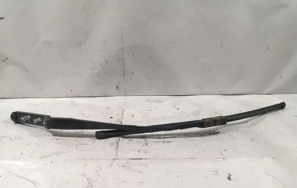 Volkswagen Jetta VI Front wiper blade arm