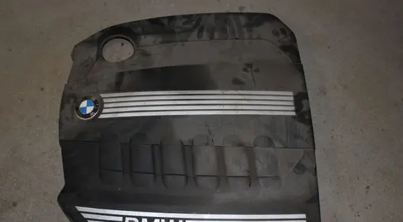 BMW 7 F01 F02 F03 F04 Engine cover (trim) 7800575