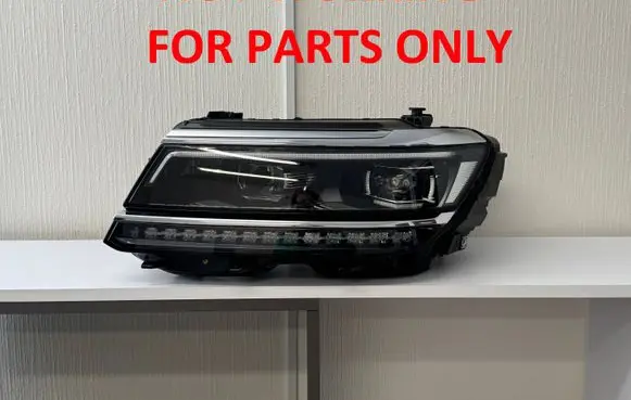 Volkswagen Tiguan Headlight/headlamp 5NB941081A