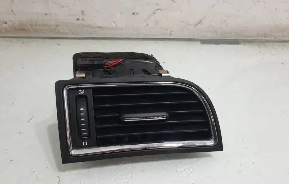 Skoda Superb B6 (3T) Dashboard side air vent grill/cover trim 3T0819702