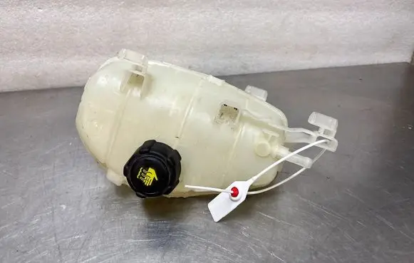Coolant expansion tank/reservoir