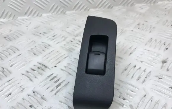 Nissan X-Trail T31 Electric window control switch 82961JG00A 25411JG000
