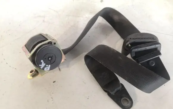 Mini One - Cooper R50 - 53 Front seatbelt
