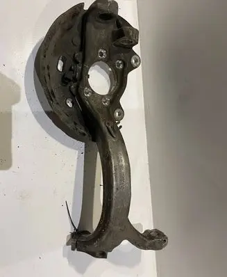 Audi A8 S8 D3 4E Front wheel hub spindle knuckle 4E0257M