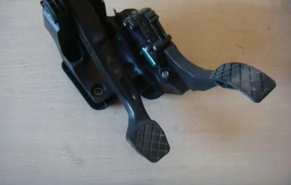 Volkswagen Polo V 6R Pedal assembly 