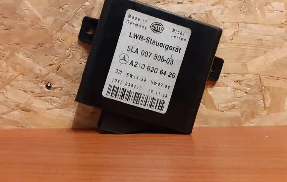 Mercedes-Benz E W210 Light module LCM 5LA00750803 1289