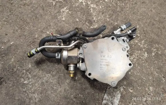 Audi A4 S4 B8 8K Vacuum pump 06J145100F 0261520133 06H127025P