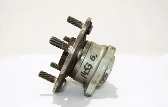 Honda CR-V Rear wheel hub