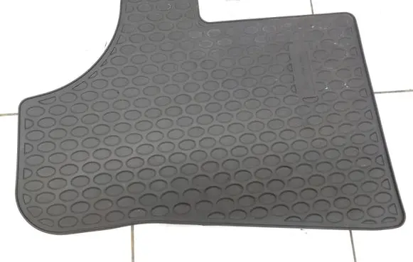 Mercedes-Benz Vito Viano W639 Front floor carpet liner B66560548