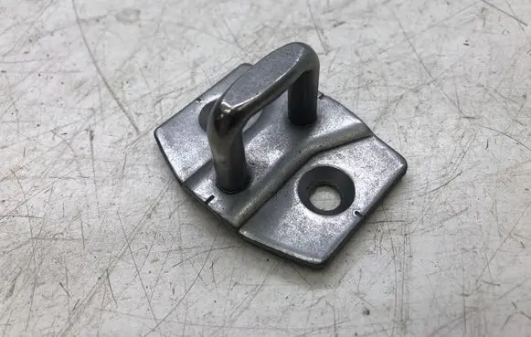BMW 1 F20 F21 Front door lock loop/hook striker 