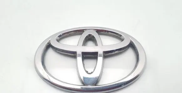 Toyota Sienna XL20 II Manufacturer badge logo/emblem 