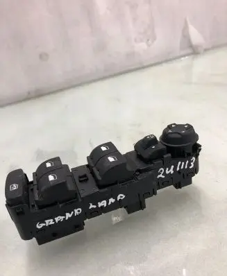 Opel Grandland X Electric window control switch 98319739zd
