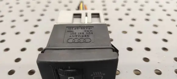 Audi A4 S4 B5 8D Headlight level height control switch 8DO941301